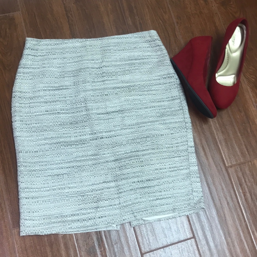 Size 6 Ann Taylor pencil skirt